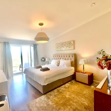 Villa Chalice - Luxury With Pool And Sea-view