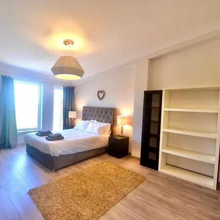 Villa Chalice - Luxury With Pool And Sea-view